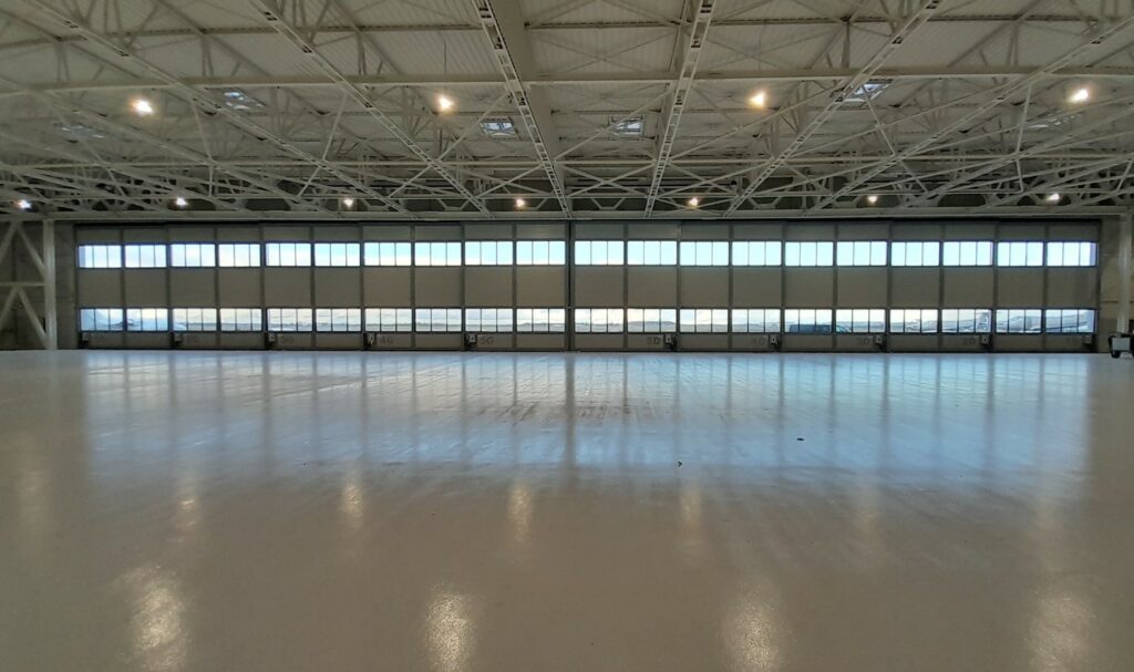 Automatisation des portes d’un hangar de l’aéroport du Bourget l Flipo Richir